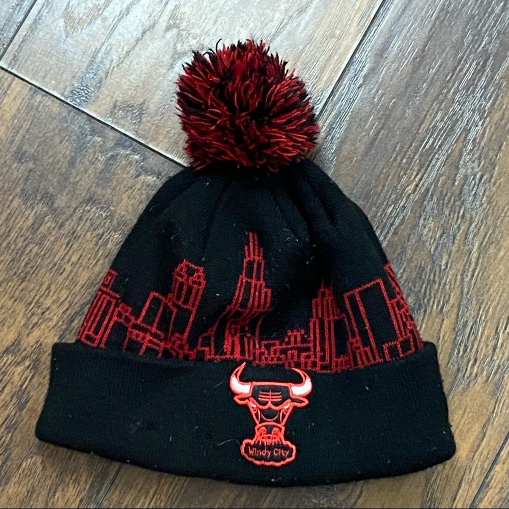 Vtg Chicago Bulls New Era Hardwood Classics Pom Beanie Windy City Jordan 23 NBA - Picture 1 of 7